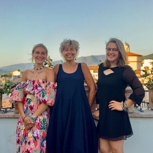 Meet your Posher, Julia